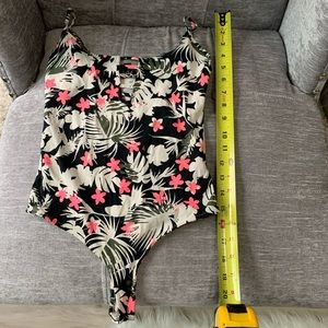Guess tropical bodysuit